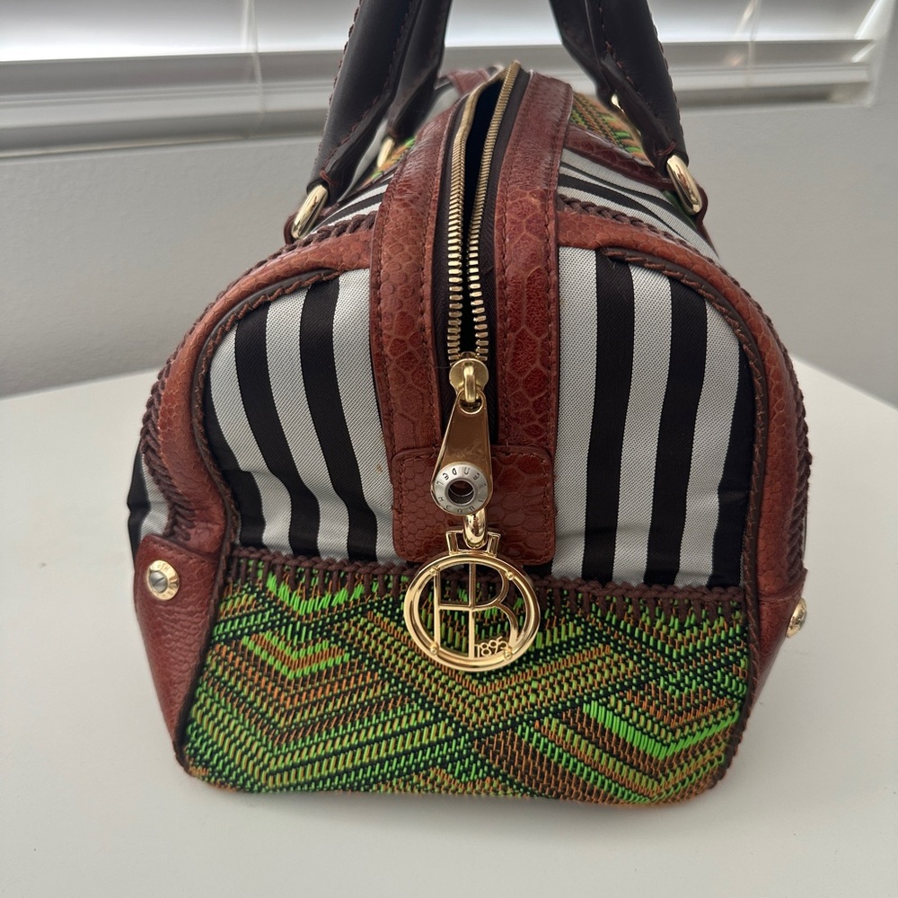 Henri Bendel B&W Plus Barrel Woven Striped Stylish Green and Brown Handbag - Picture 13 of 15